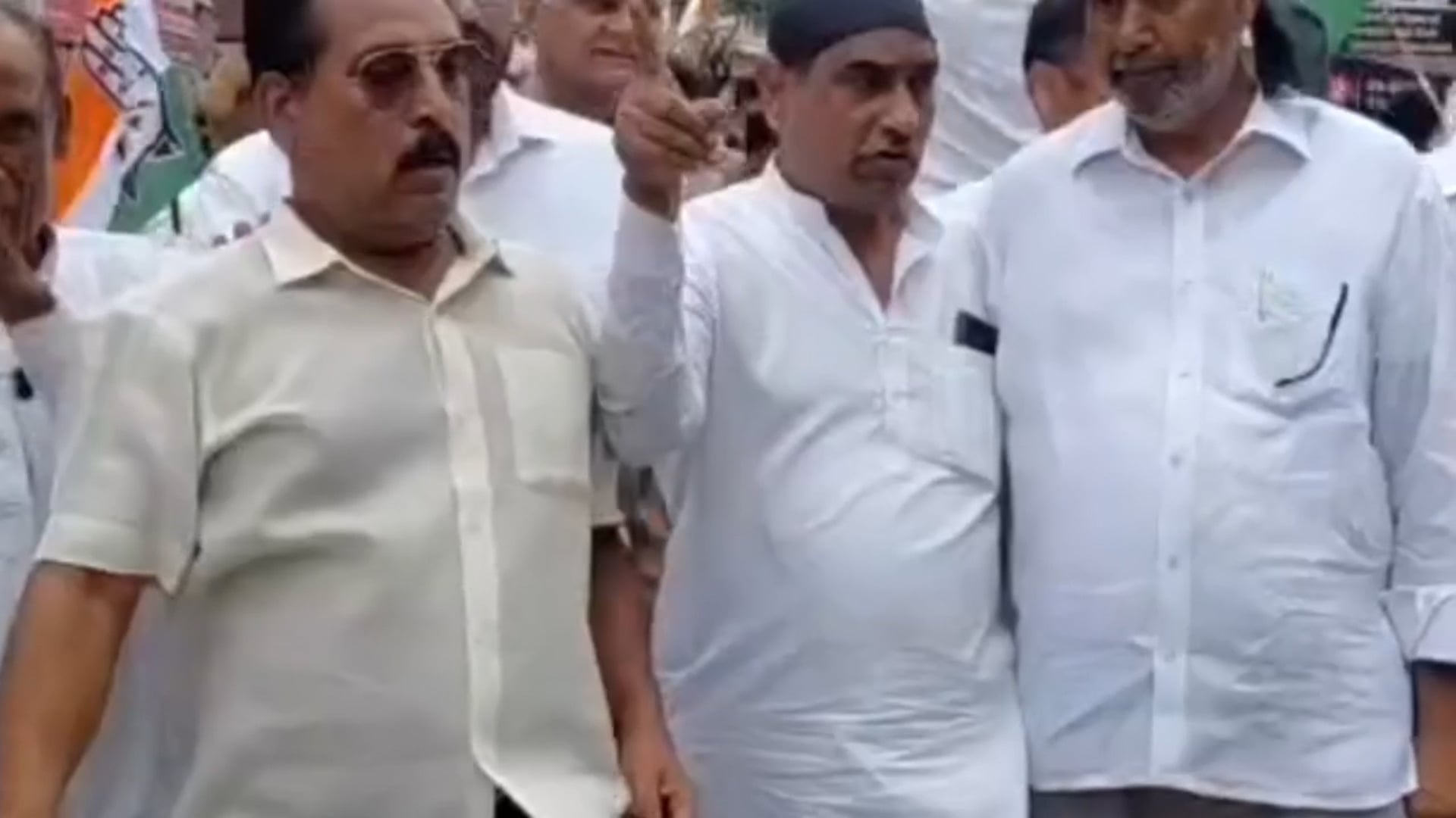 रूड़की! कांग्रेस कार्यकर्ताओं ने निकाला पैदल मार्च! ज्ञानेश कुमार और प्रधानमंत्री का किया पुतला दहन!