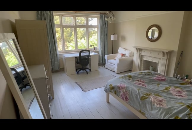 Extra Large double room with exclusive bathroom Main Photo