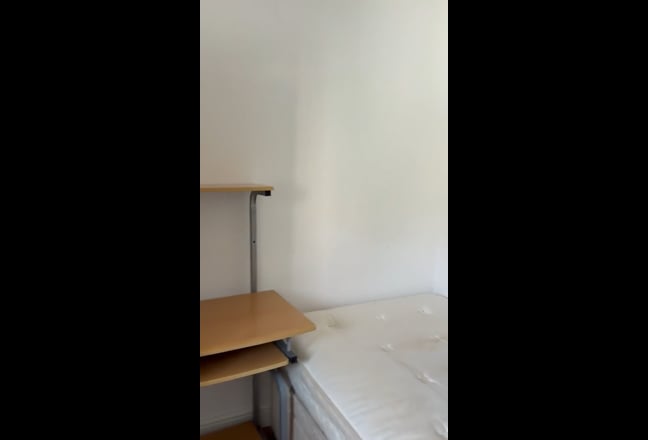Bright Single near Mill Road– Share just with 1    Main Photo