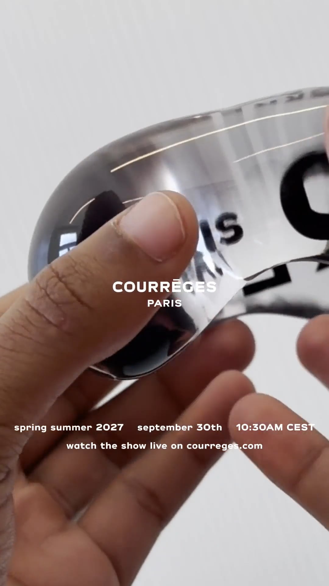 Courrèges (クレージュ) Official Website | Luxury Ready-to-wear