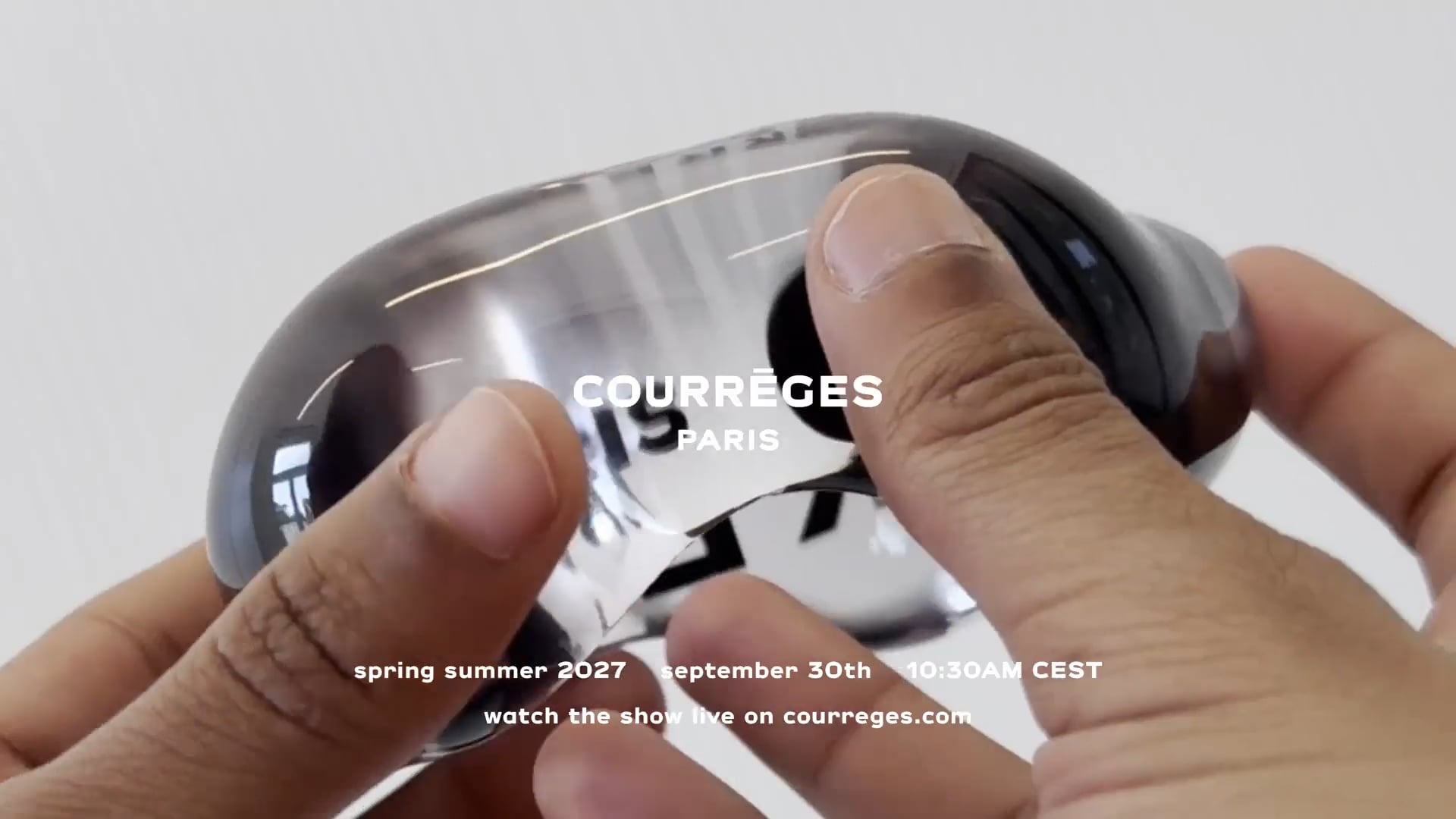 Courrèges (クレージュ) Official Website | Luxury Ready-to-wear