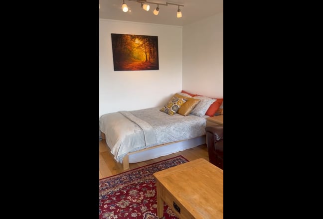 Video 1: Bedroom 1: £1225 - available October 10th