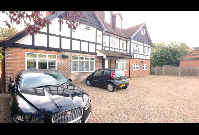  2 large Double  Rooms &pound;595, &pound;650  Main Photo