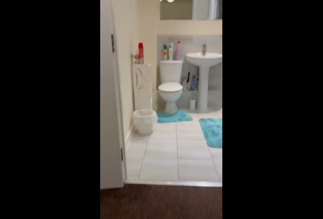 Very spacious double room available  Main Photo
