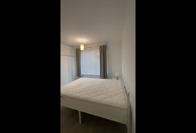 Double Room in a Newly Refurbished Home Main Photo