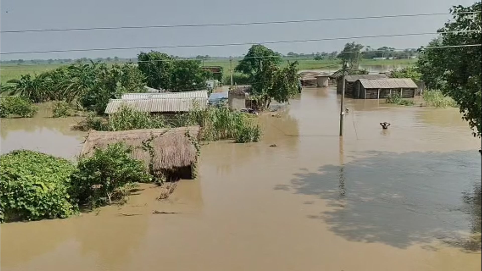 चंपारण तटबंध टूटा तो बगहा पहुंचे पप्पू यादव, बोले- दो साल में दो बार टूटना गंभीर लापरवाही