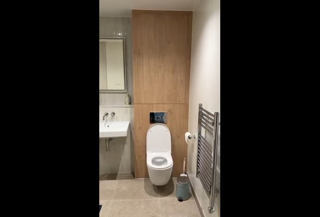 Video 1: Double room storage