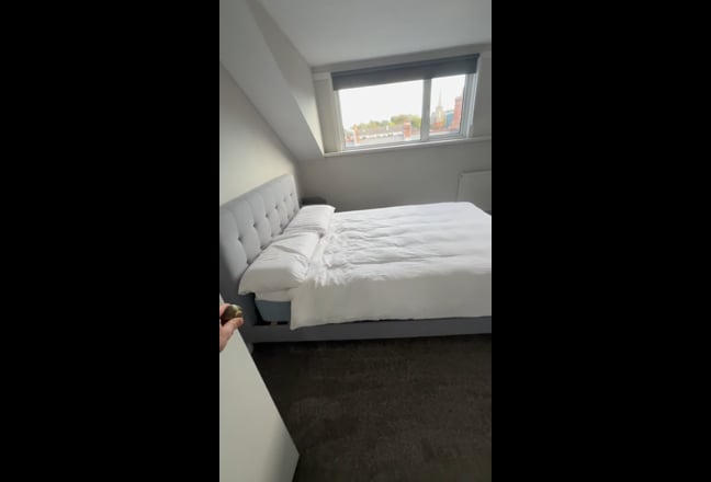 Large Room  In Holywood Townhouse With Sea Views Main Photo