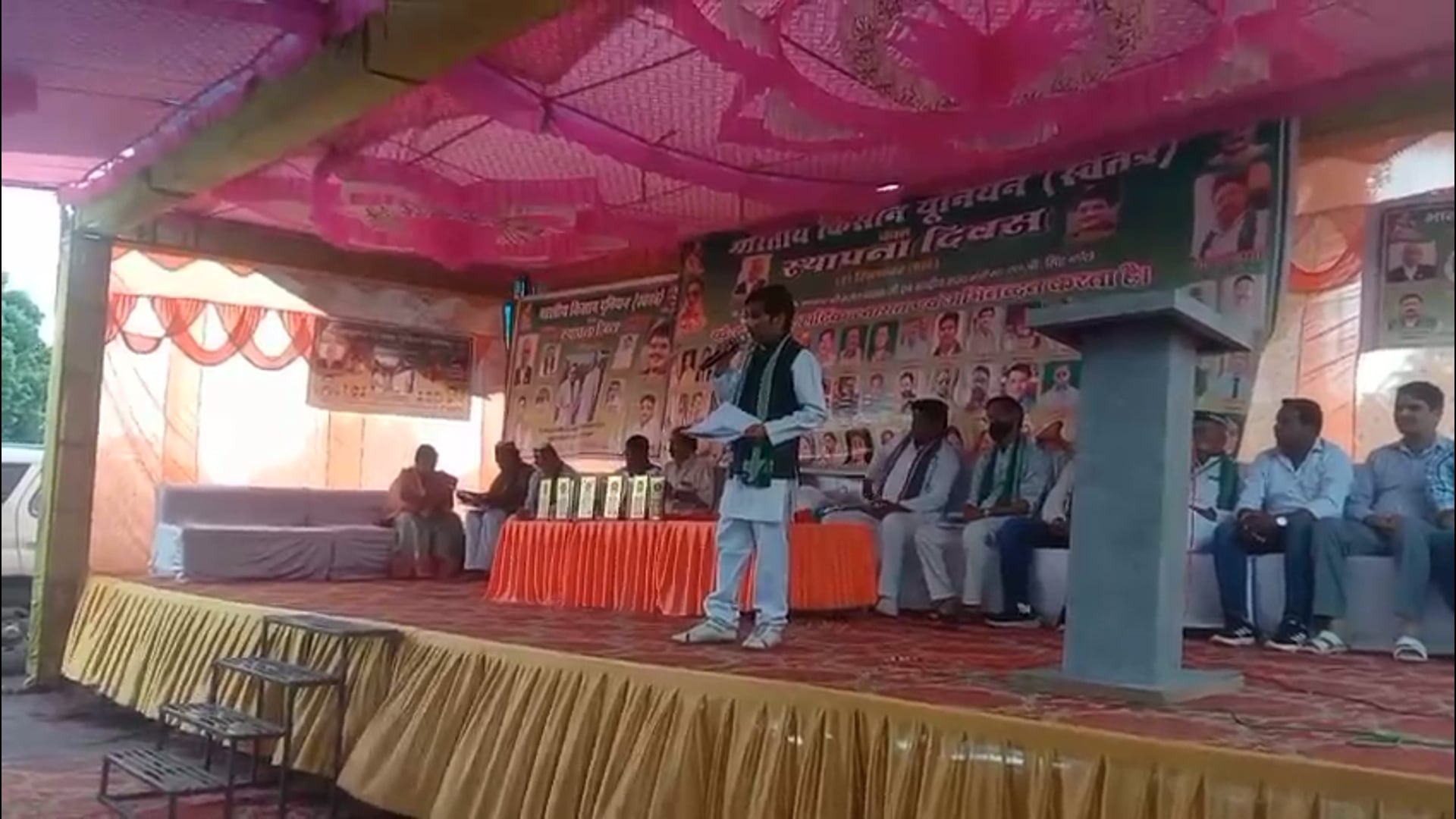 1 किलो गेहूं को 900 ग्राम दलिया बनाकर बेचने वाले पैसे वाला हो जाता है वही 1 किलो गेहूं को बीज बनाकर किसान बेहाल 