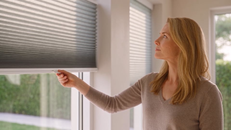 Video afspelen "AI-video | Lega Products - Duette gordijnen - Handgreep ingespannen (video 3)"