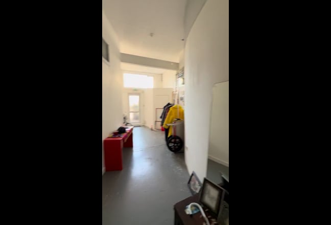 Double Room in queer warehouse Manor House  Main Photo