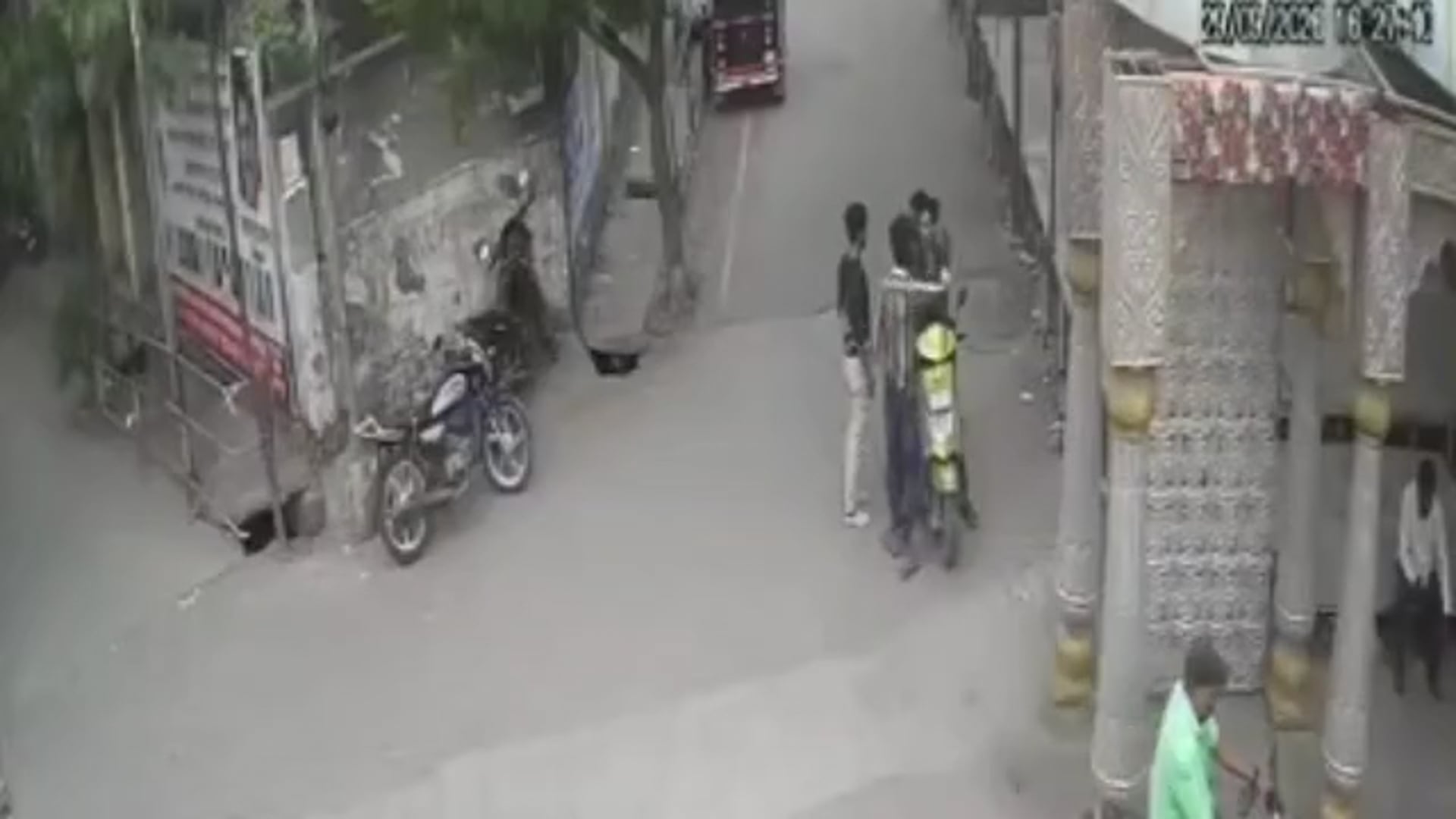 लातूरच्या ठाकरे चौकात धारदार कोयत्याने हल्ला,हल्ल्यात चाकूर तालुक्यातील व्यक्ती जखमी