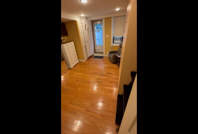 Nov 1-Lg Furnished Rm W/ Private Bthrm & Garden Main Photo
