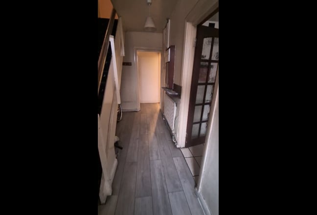 Single Room Available – Whitechapel | From 10th Oc Main Photo