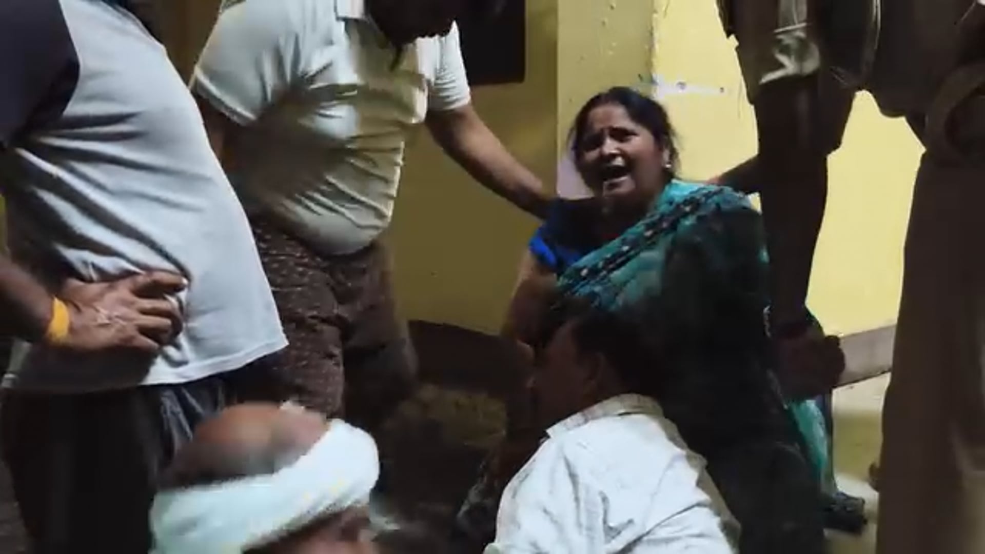 अम्बेडकर नगर सड़क हादसे में बुझ गया घर का एकलौता चिराग 