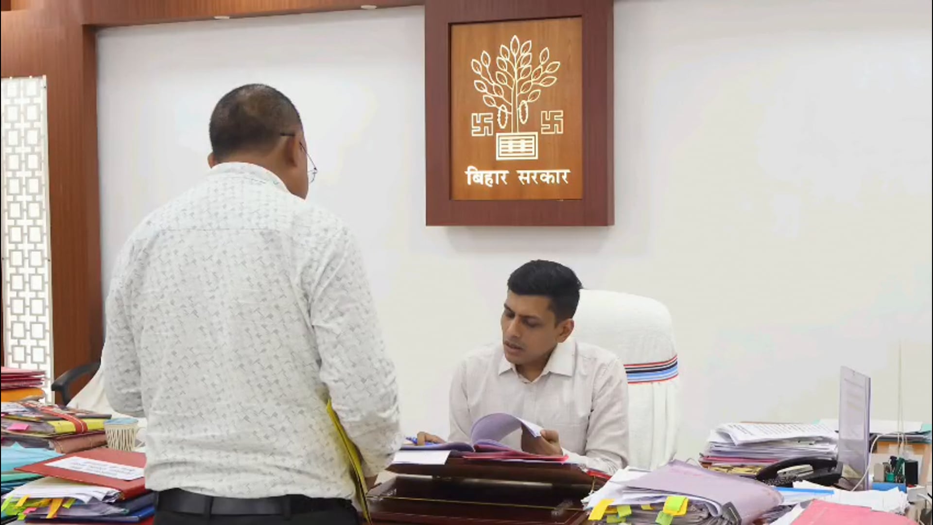 लोक सेवा में लापरवाही पर डीएम सख्त, लंबित आवेदनों की खुलेगी परत-दर-परत जांच