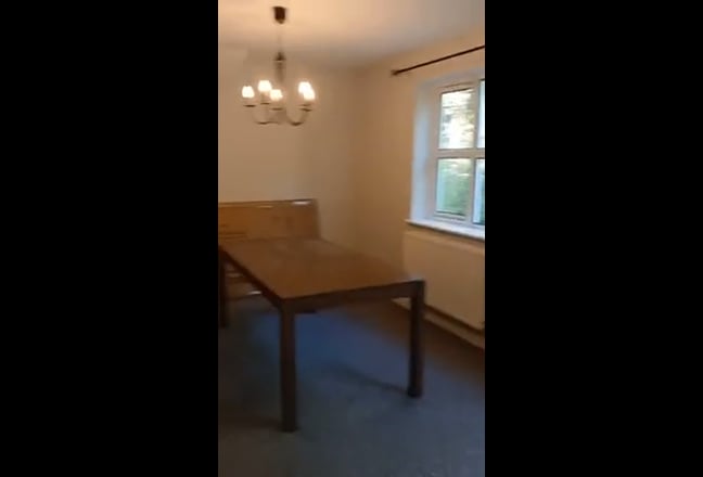 Huge attic room Main Photo