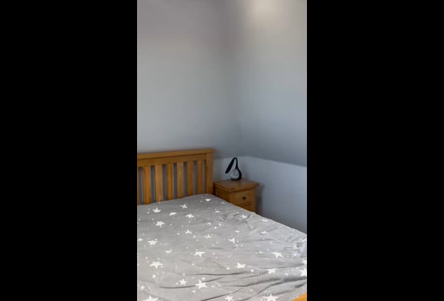 Ensuite bright and quiet  Main Photo