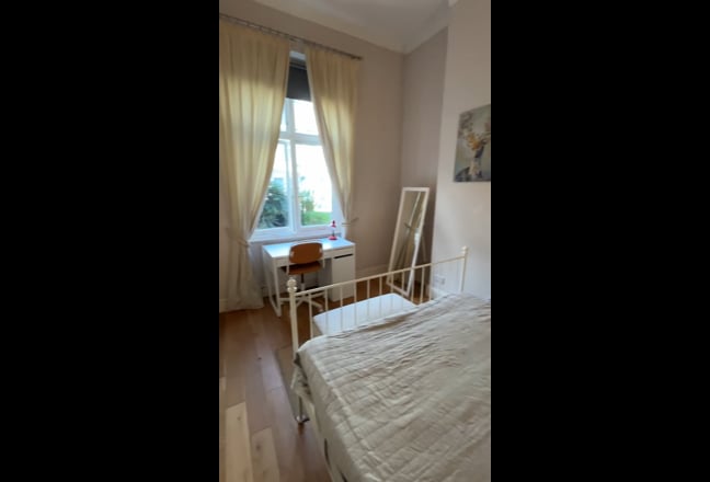 1 bed flat close to tube - bills included 01/12 Main Photo