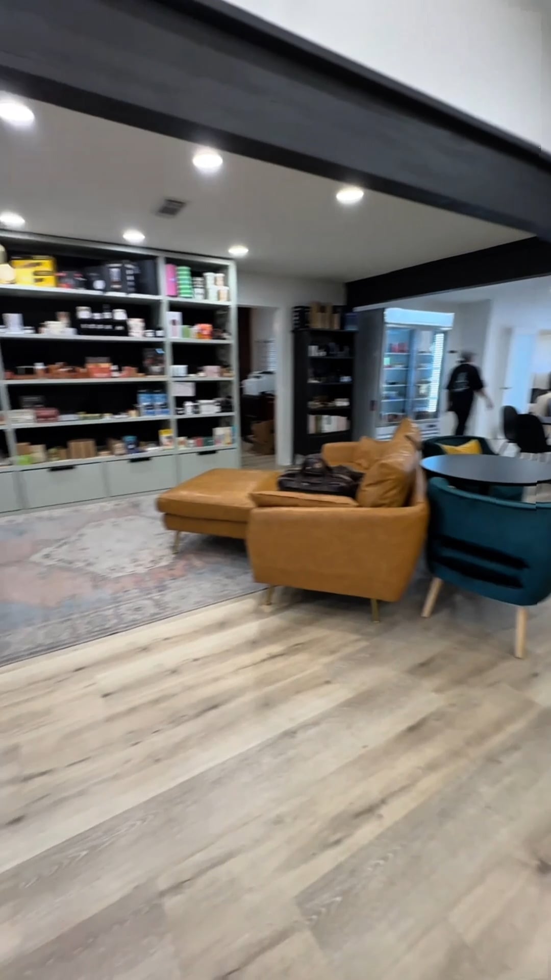 https://i.vimeocdn.com/video/2207273498-d3d1c604744e84e44599bbe64170e9e52ede7fc52bf3611f2960b23d19400949-d