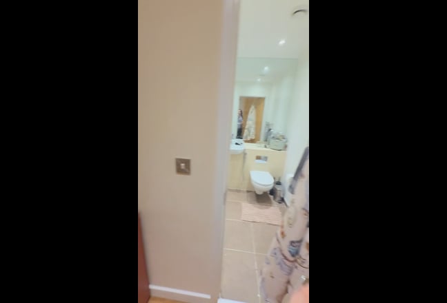 Double room with private bathroom for rent Main Photo