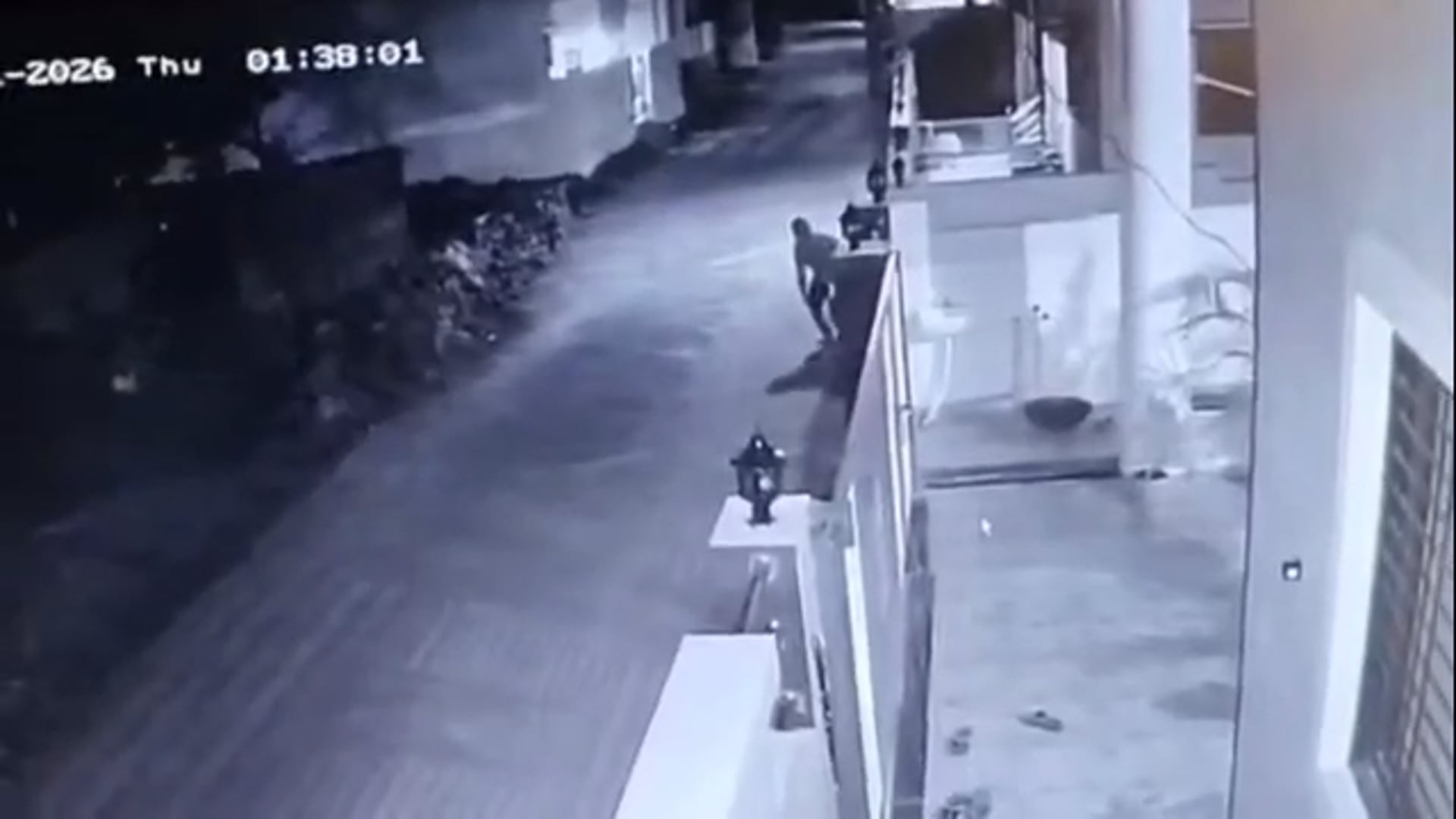 वाघोलीत शेतकरी कुटुंबाच्या घरावर चोरांचा डल्ला ६ तोळे सोने ५ तोळे चांदीसह रोख रक्कम लंपास