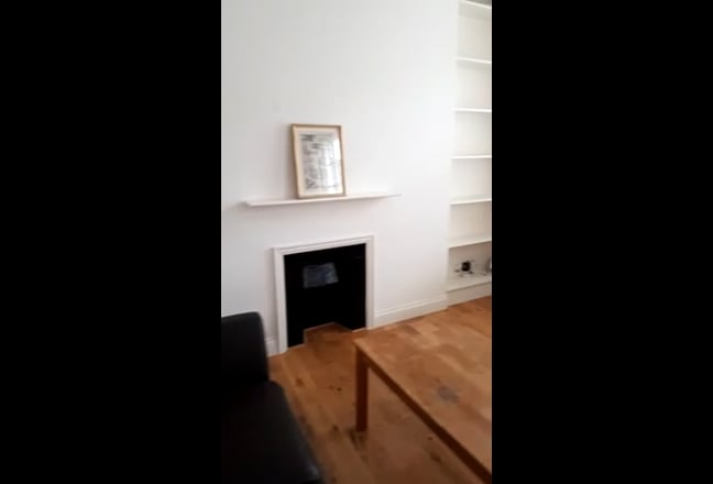 Fab! Room @ Baker St! Couples Welcome!  Main Photo