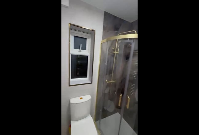 Newly renovated room with luxury ensuite bathroom  Main Photo