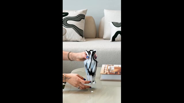 Vasinho 77 Multicor Preto e Branco