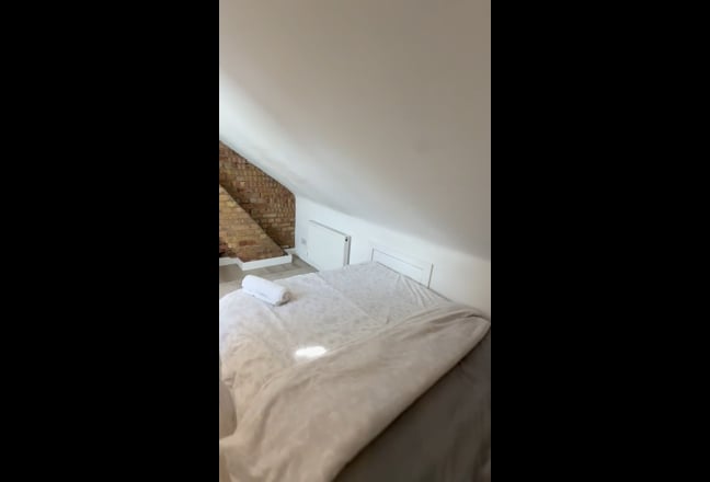 Loft room available Main Photo