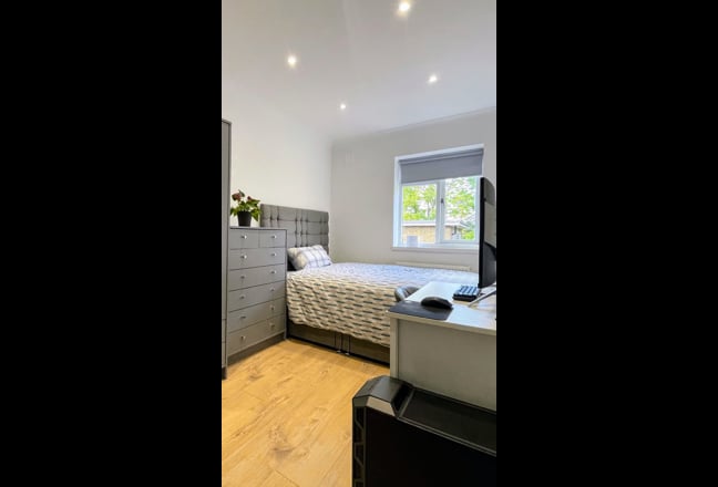 🚨 MODERN Double Room in Newly Renovated Flat 🚨 Main Photo