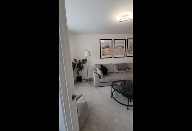 Spacious 2-Bedroom Home with Private Parking & EV  Main Photo
