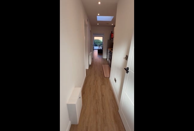 Video 1: Full kitchen with conduction hob, electric oven, washer/dryer, fridge freezer, microwave, kettle and