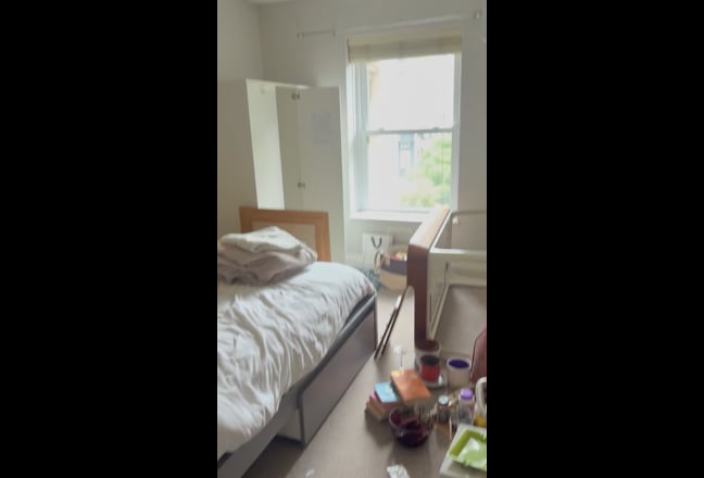 Double Bedroom in Church Conversion - Hackney Rd Main Photo