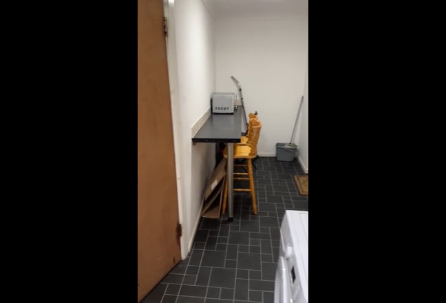 Single room available  Main Photo