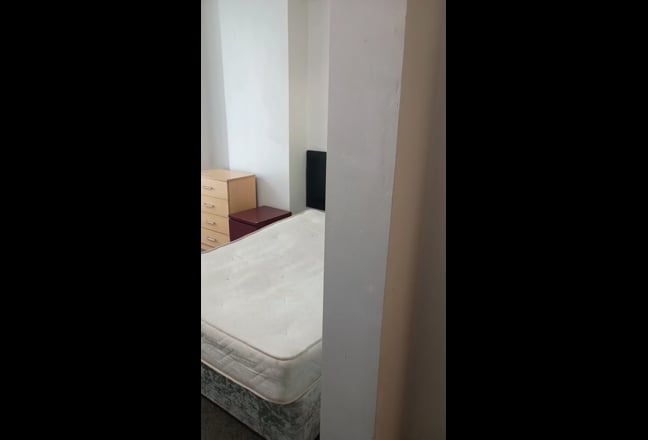 Single room to let in Belfast Botanic Main Photo