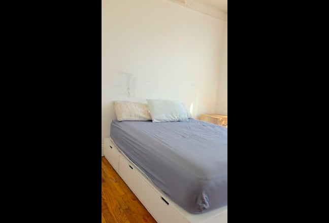 2 Ppl Ok : Very Clean Large Room! 1 Min from 7!  Main Photo