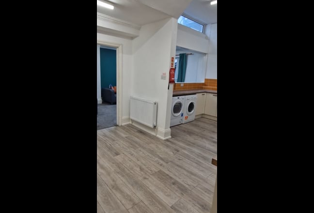 Double room, right opposite Plymouth Uni  Main Photo