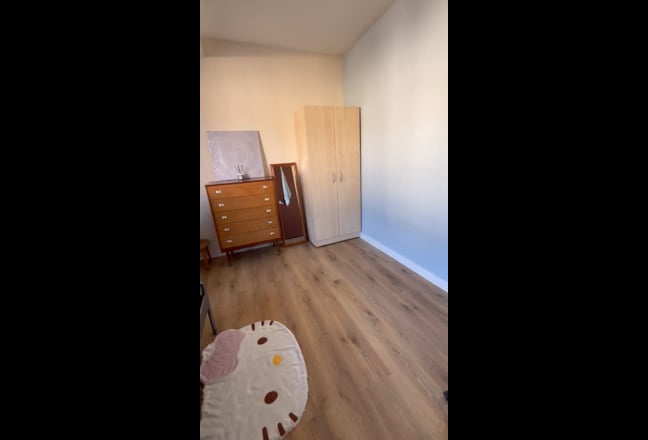 2 Bedroom Flat Main Photo