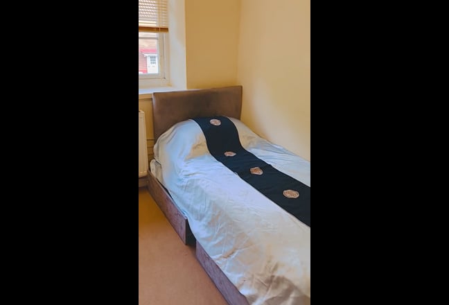 Single bedroom in new happy place✨ Main Photo