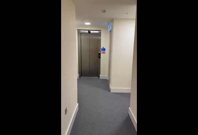 Canary Wharf and City- 2 Bed 2 Bath Main Photo