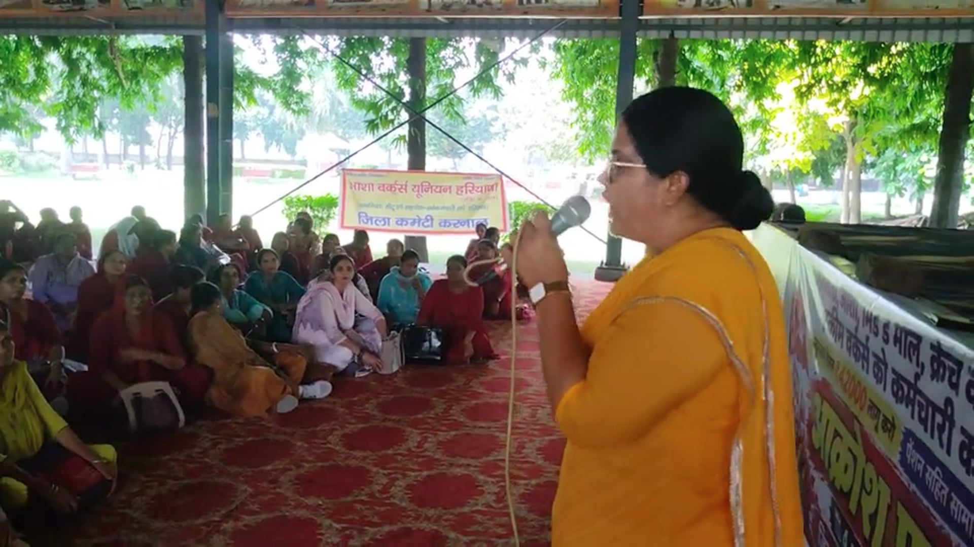 आंगनबाड़ी महिलाओं ने किया प्रदर्शन, राजेंद्र कैम की रिपोर्ट 