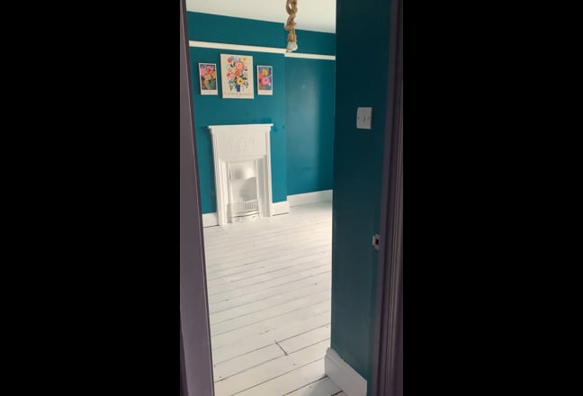 Beautifully Appointed Super Double  Bedroom Main Photo