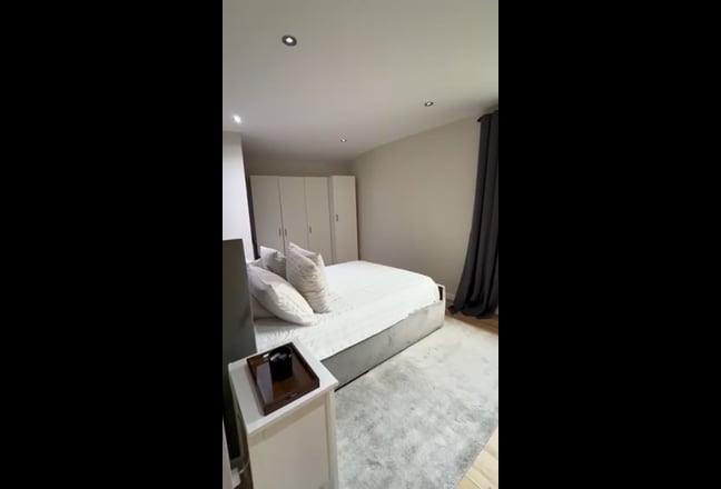 Large & Beautifully Furnished Double Room – SE6 Main Photo