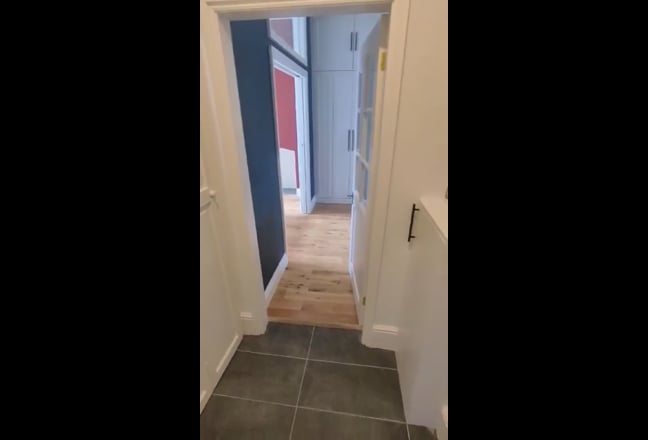 Spacious Prime Location 1 Bed Garden Flat Main Photo