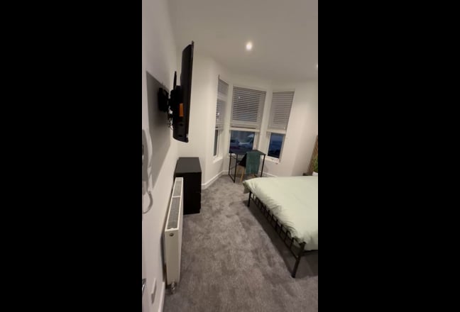 Brand New Fully Furnished HMO with En-suite Rooms  Main Photo