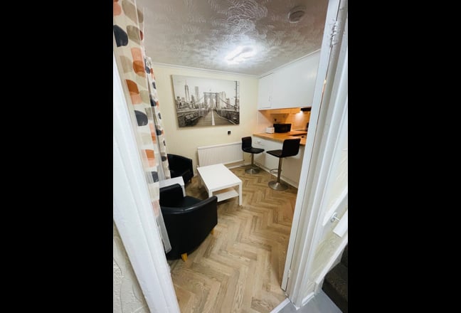 Specious double room close to QE & UoB Main Photo