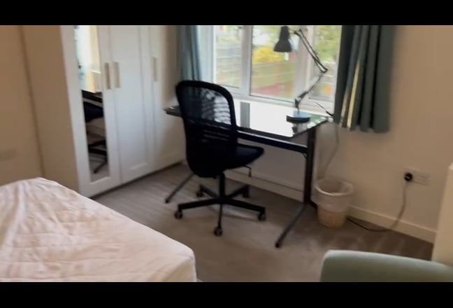 Beautiful & sociable home.  Several rooms to let Main Photo