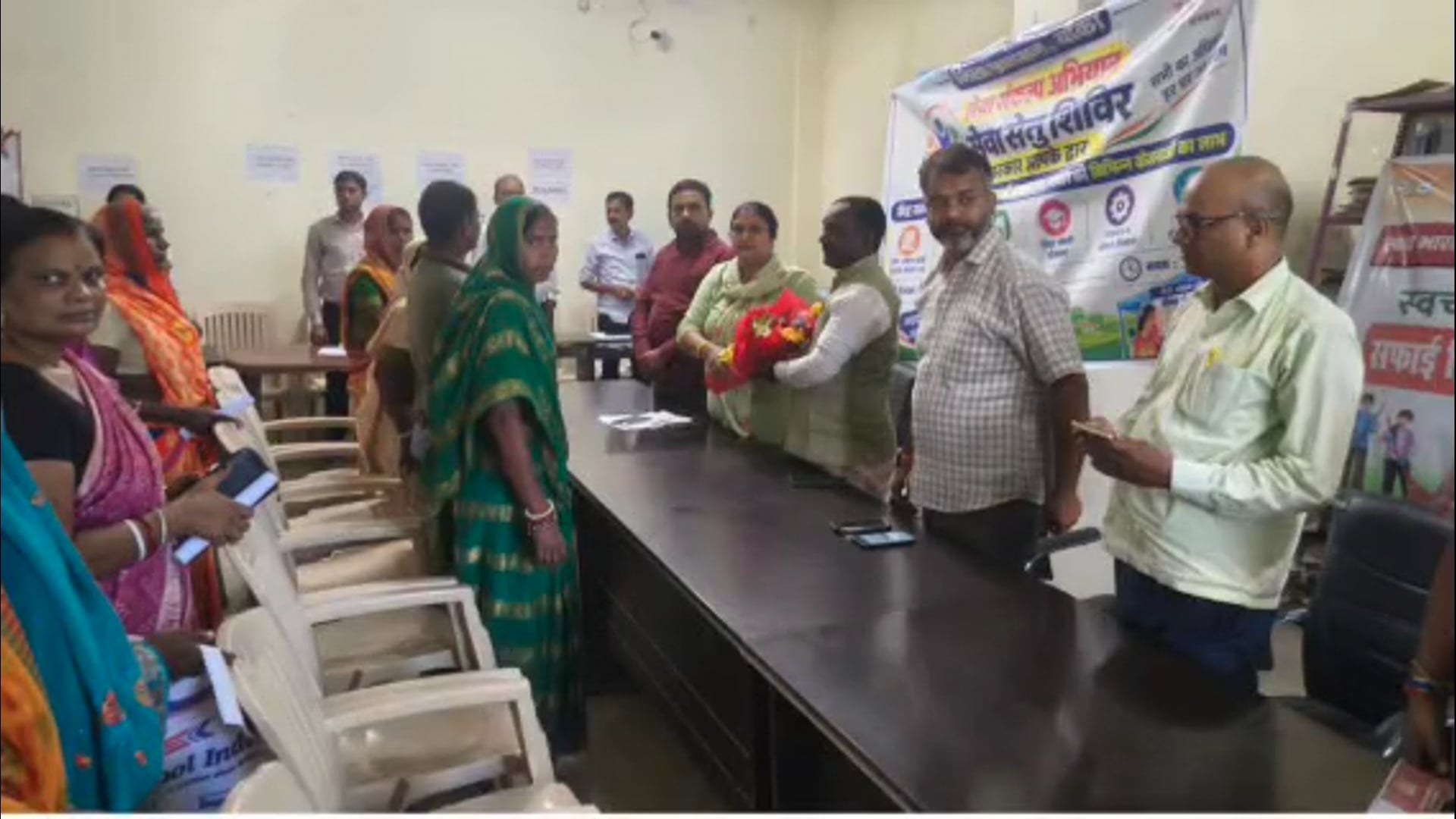रजौन प्रखंड अंतर्गत प्रखंड मुख्यालय में आजकार्यक्रम का आयोजन रखा गया