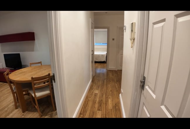 3 bed flat PLUS separate living room - Old Street Main Photo